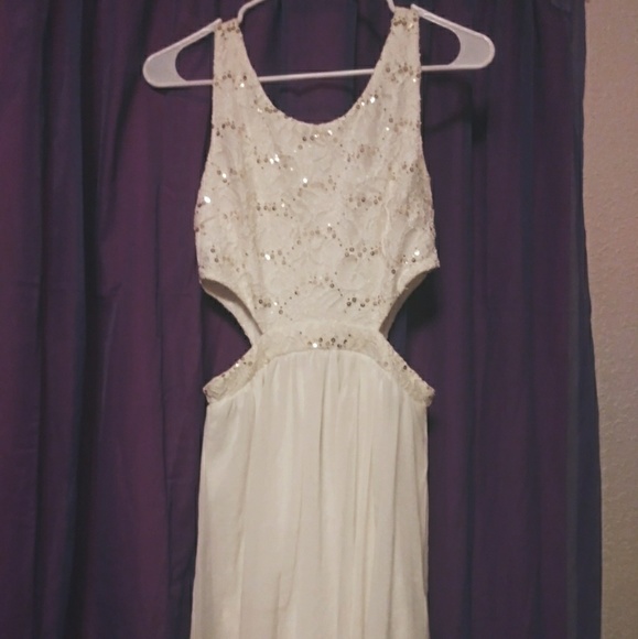 Dress - Picture 1 of 2